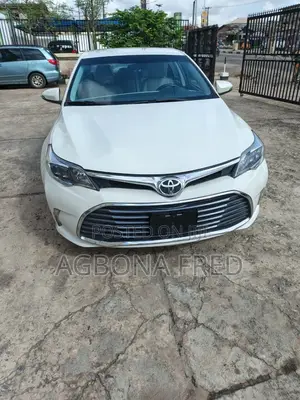 Toyota Avalon XLE Sedan FWD (3.5L 6cyl 6A) 2017 White