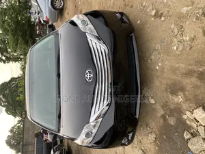 Toyota Sienna LE 8 Passenger 2012 Black