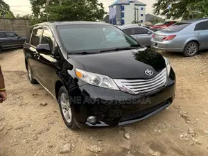 Toyota Sienna LE 8 Passenger 2012 Black