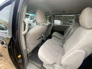 Toyota Sienna LE 8 Passenger 2012 Black