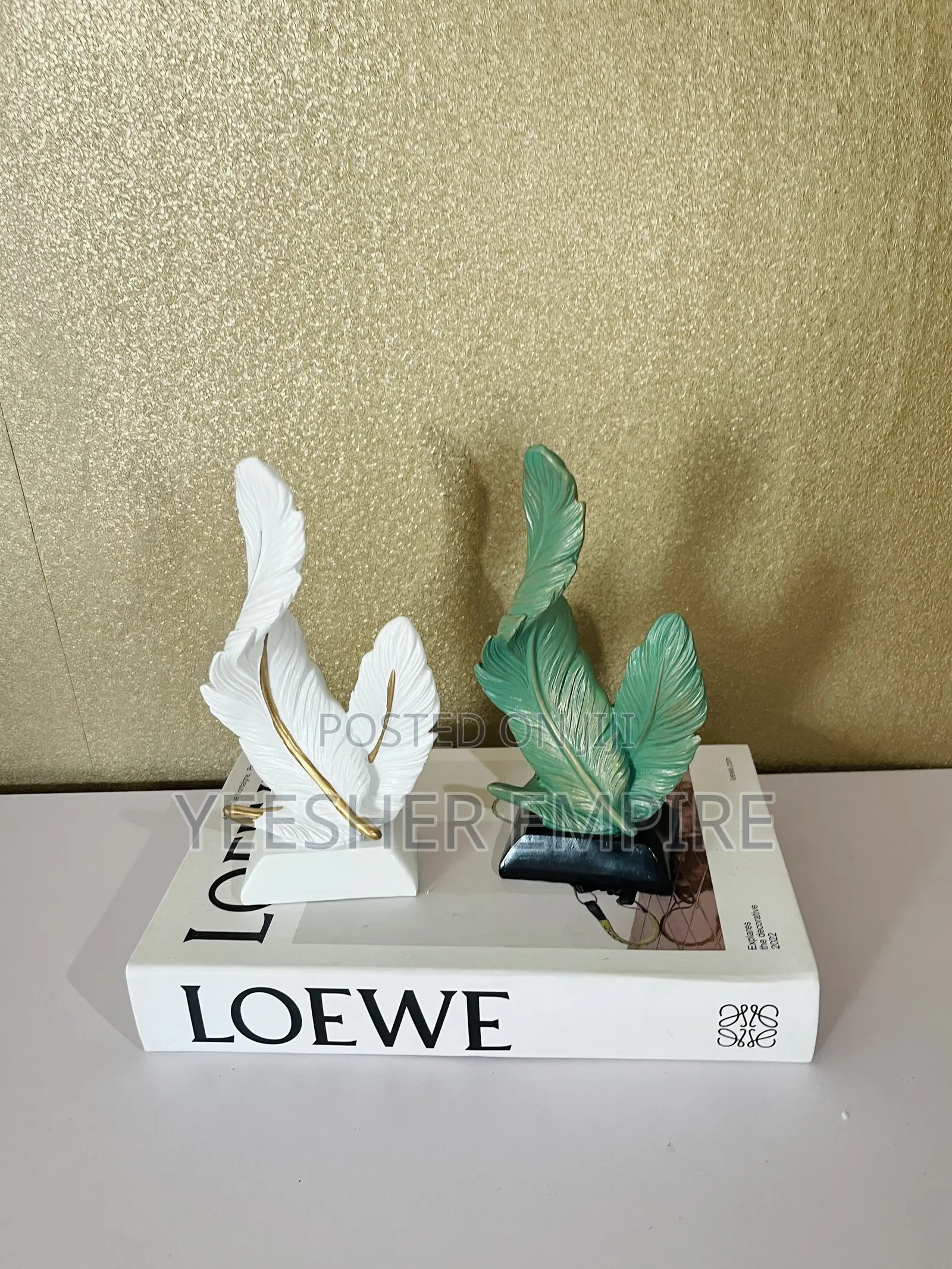 Double Feather Decor