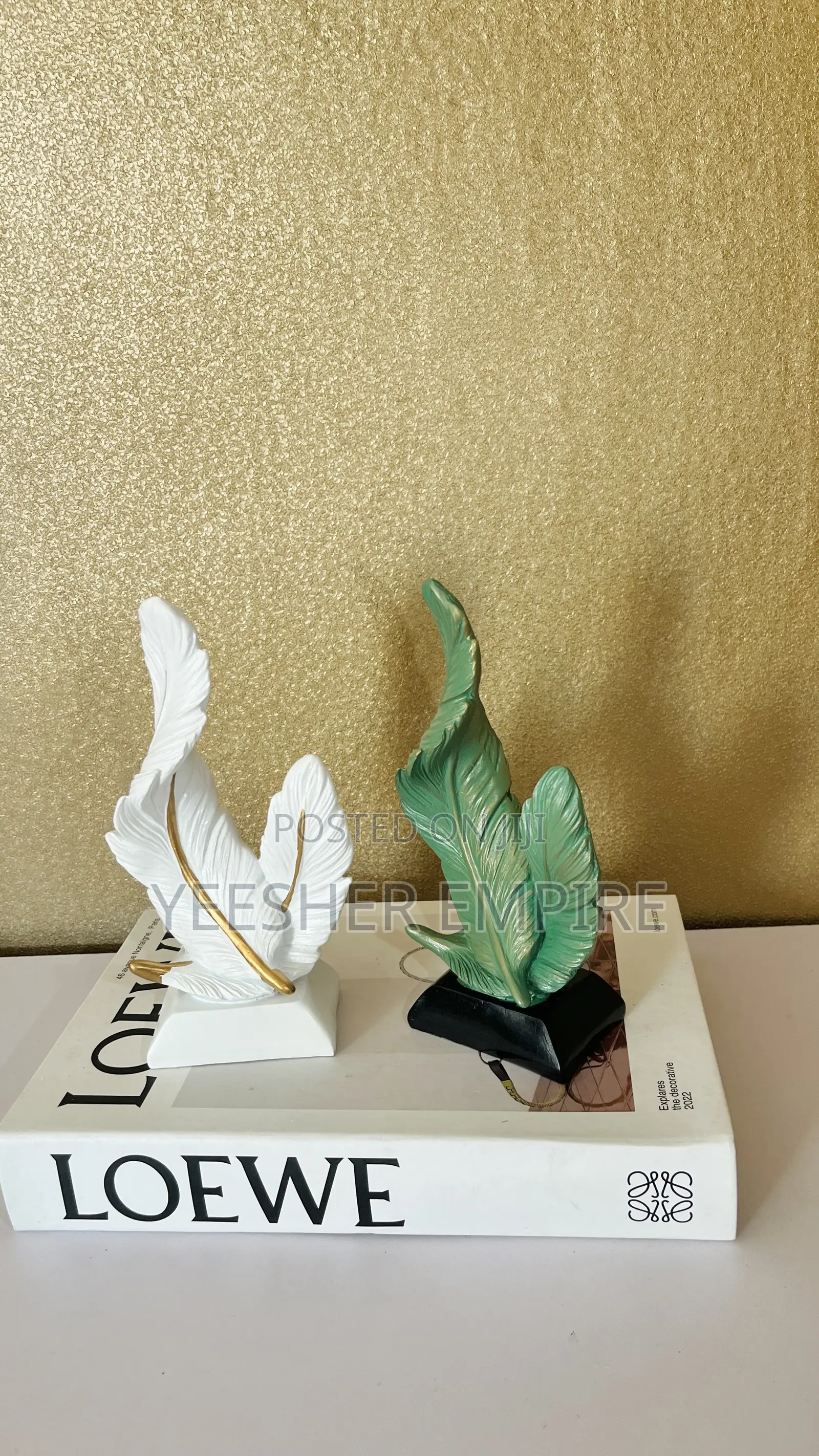 Double Feather Decor