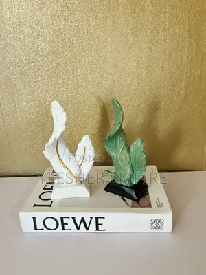 Double Feather Decor