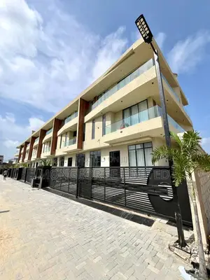 4bdrm Duplex in Lekki for sale