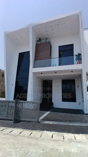 4bdrm Duplex in Chevron for sale