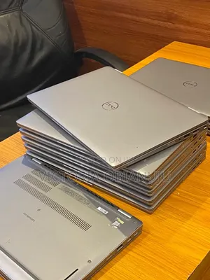 Laptop Dell Latitude 5320 32GB Intel Core i7 SSD 256GB
