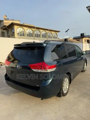 Toyota Sienna XLE 8 Passenger 2012 Green