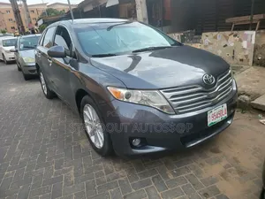 Toyota Venza 2010 Gray