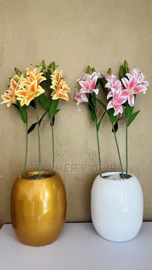 Artificial Lilly Flower Vase