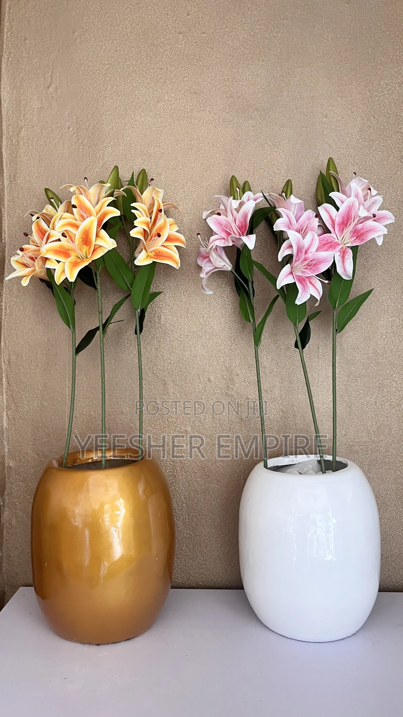 Artificial Lilly Flower Vase
