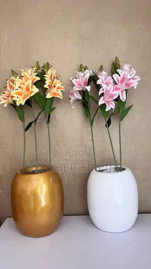 Artificial Lilly Flower Vase