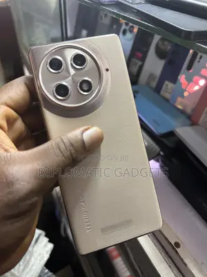 Tecno Camon 30S Pro 256 GB Gold