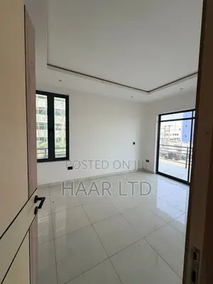 4bdrm Maisonette in Lekki Phase 1 for rent
