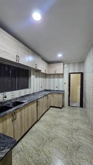 4bdrm Duplex in Bashorun Estate, Basorun for rent