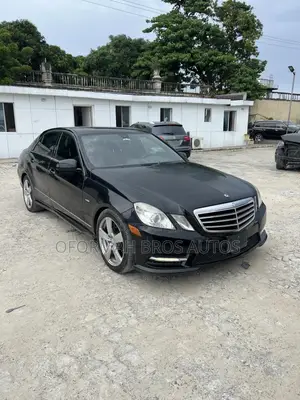 Mercedes-Benz E350 Base 4dr 4Matic Sedan AWD (3.5L 6cyl 7A) 2012 Black