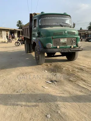 Mercedes-Benz 1999 Green