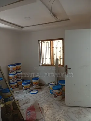 Mini Flat in Toyin Close for rent