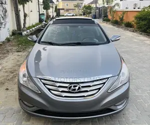 Hyundai Sonata Limited Sedan FWD (2.4L 4cyl 6A) 2012 Gray