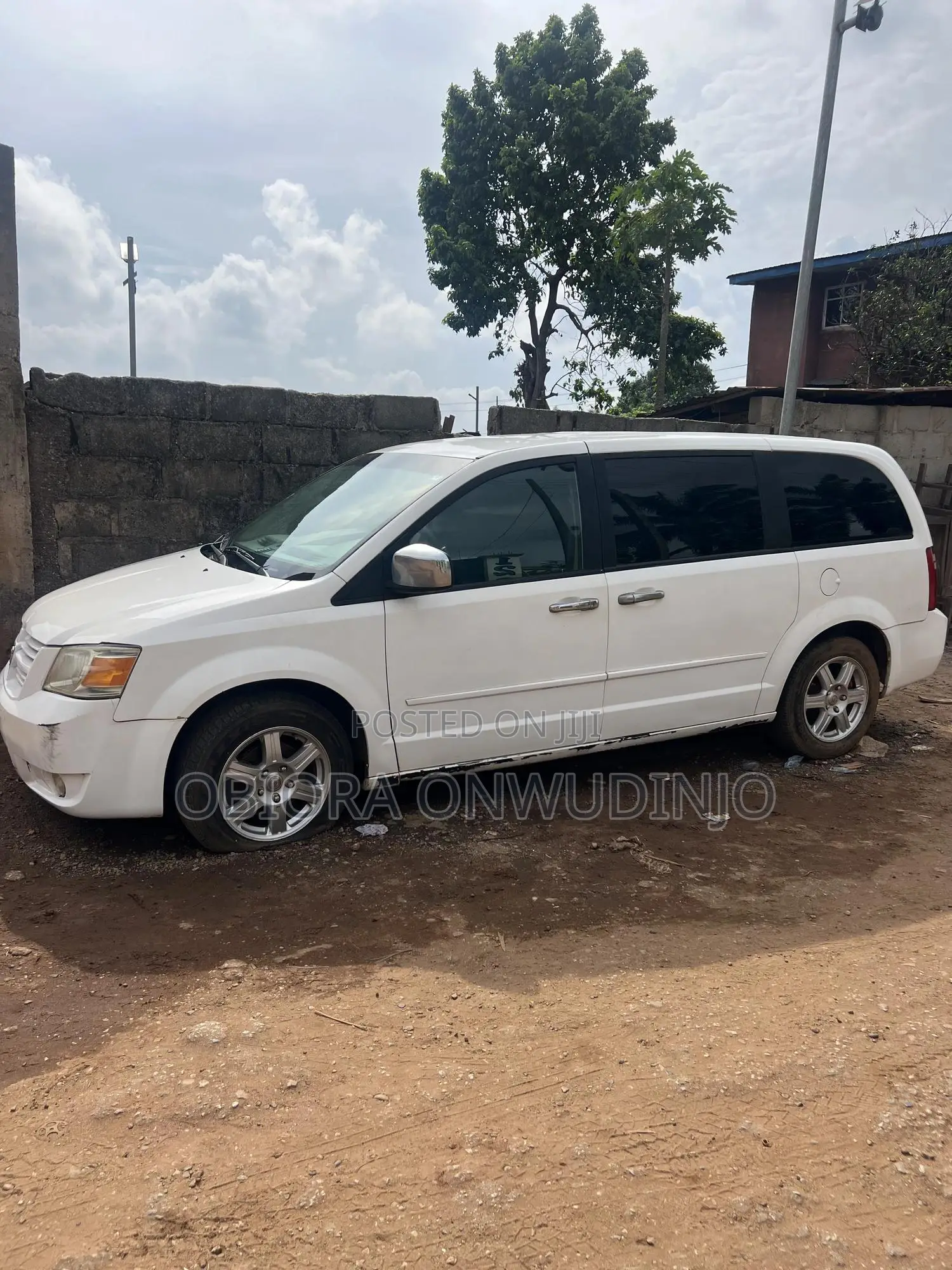 Dodge B3500 2009 White