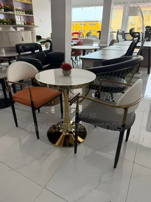 Classic Round Table With Chairs