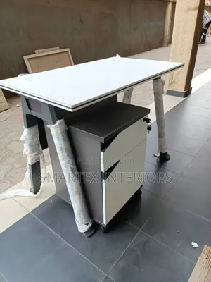 Best Quality Wooden Portable Office Table