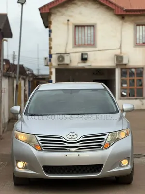 Toyota Venza XLE 2010 Silver