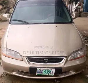 Honda Accord 2000 Gold