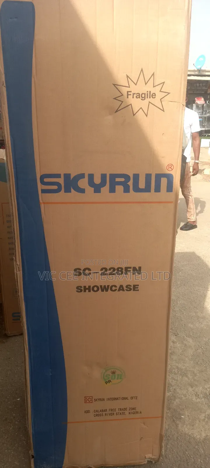 Skyrun Show Case 228fn