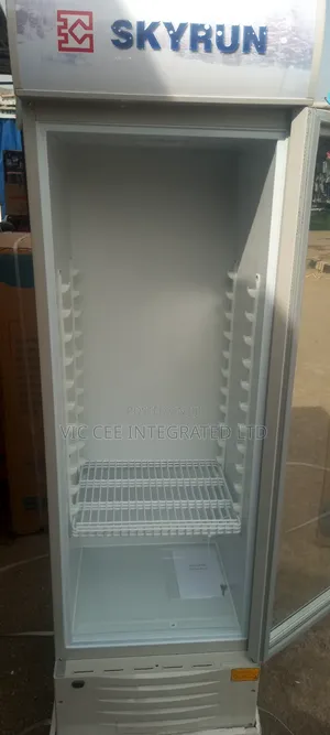 Skyrun Show Case 228fn