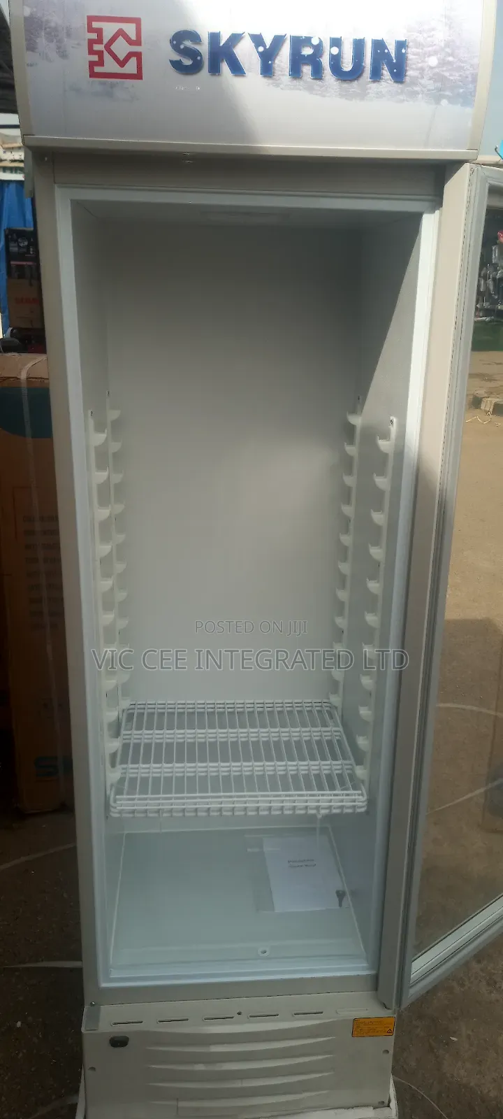 Skyrun Show Case 228fn