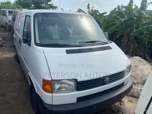 Volkswagen Transporter 2000 White