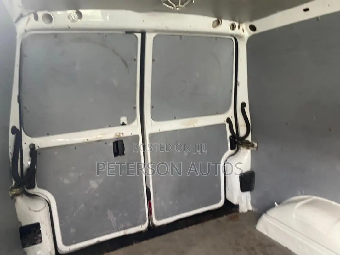 Volkswagen Transporter 2000 White