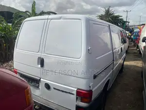 Volkswagen Transporter 2000 White