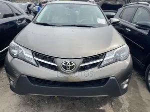 Toyota RAV4 2015 Gold