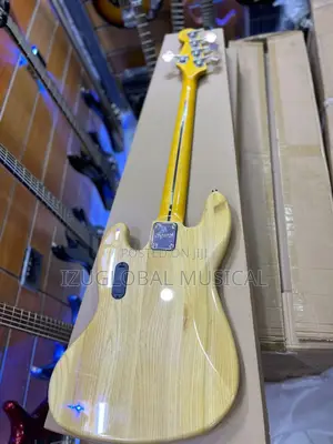 Squire 5strings Active Jazz Bass Guitar