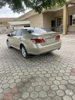 Lexus ES 350 2012 Gold