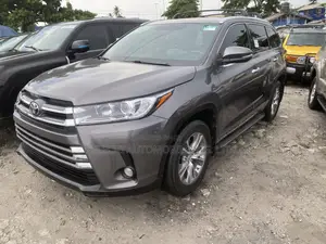Toyota Highlander XLE V6 4x4 (3.5L 6cyl 6A) 2016 Gray