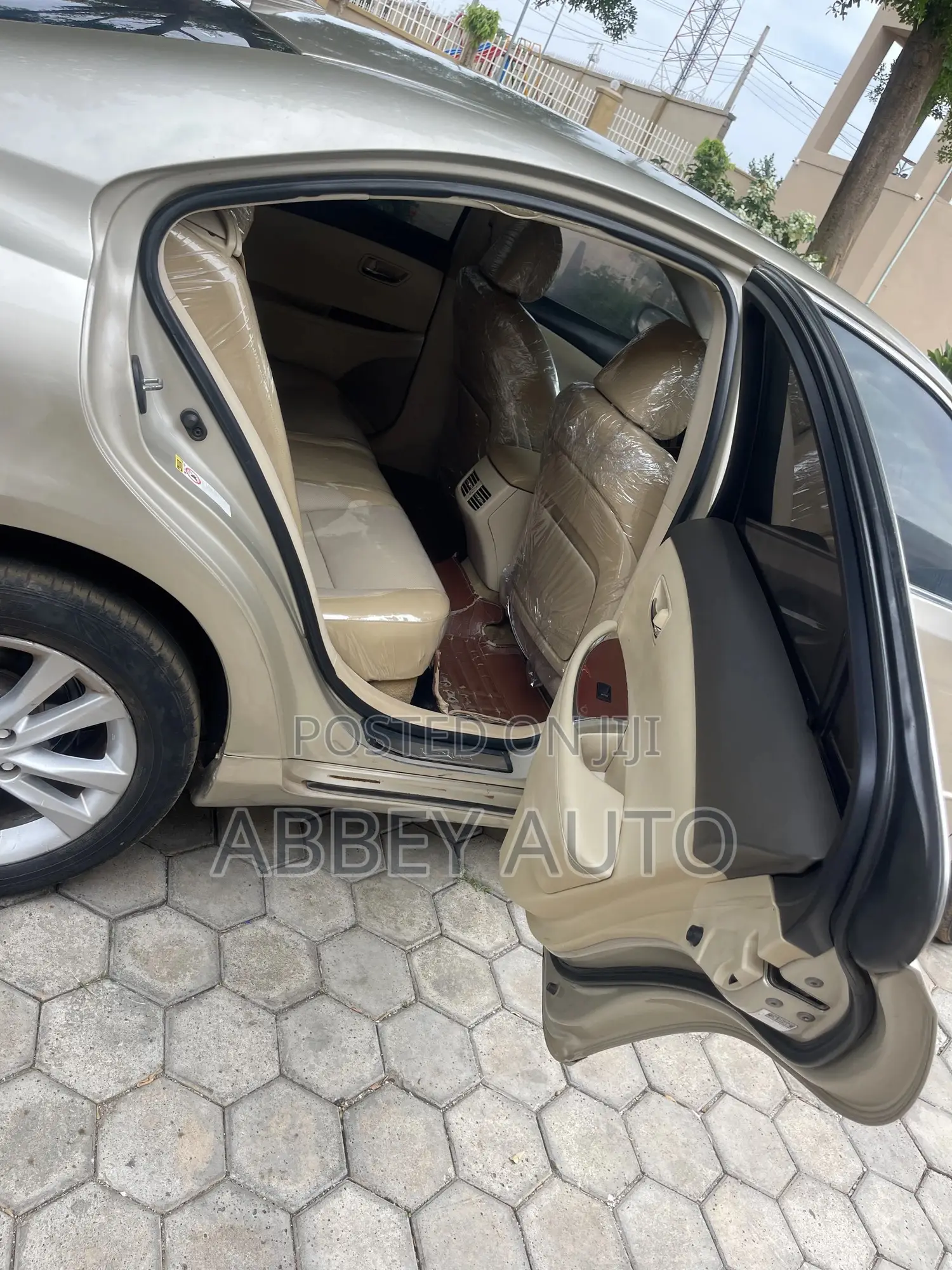 Lexus ES 350 2012 Gold