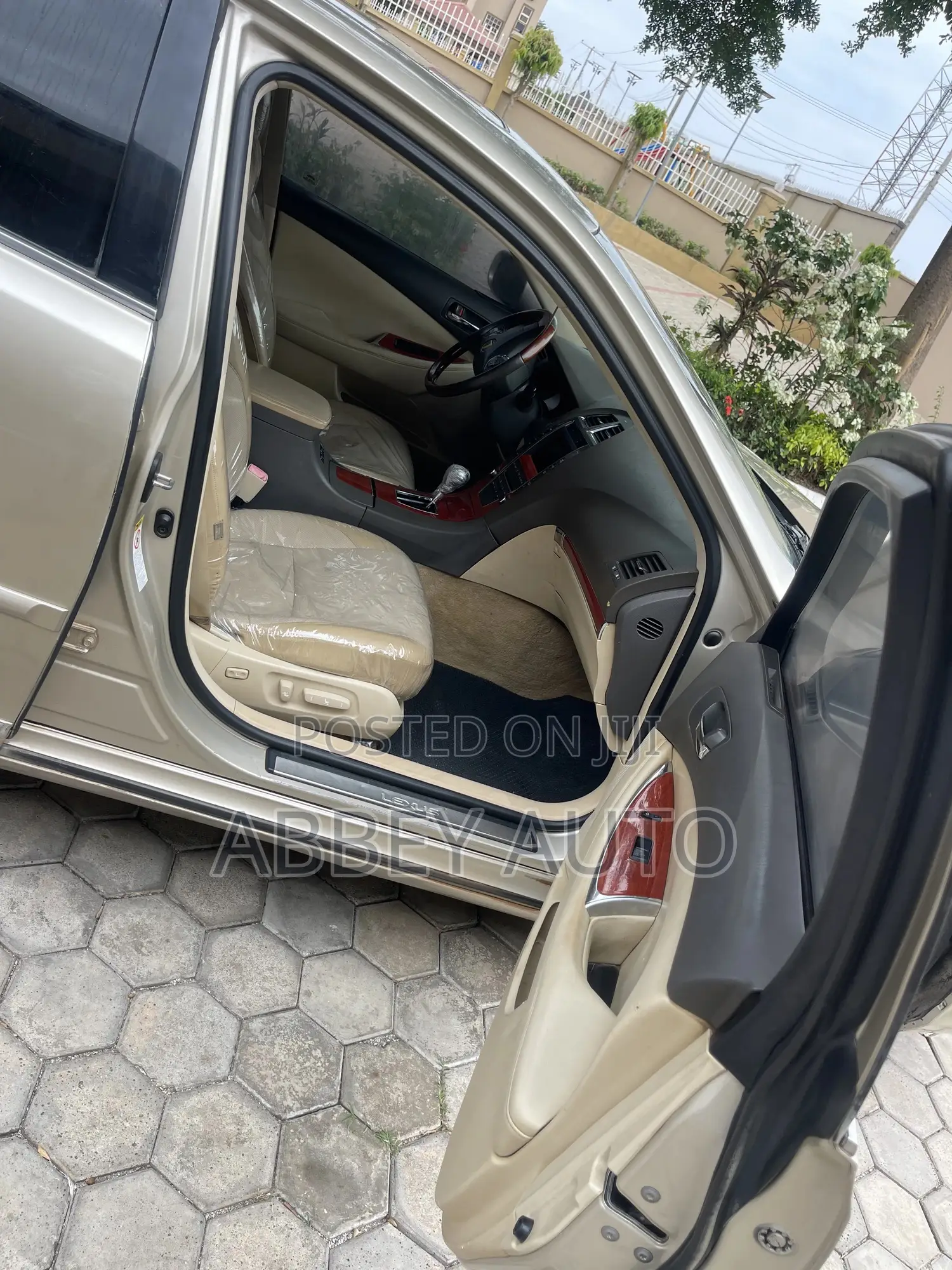 Lexus ES 350 2012 Gold