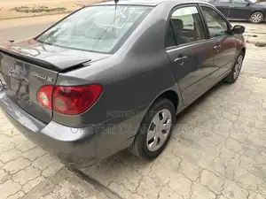 Toyota Corolla LE 2005 Gray