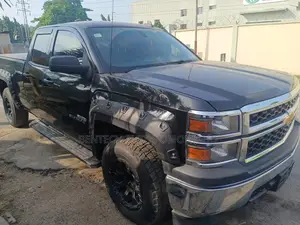 Chevrolet Silverado 2015 Silver