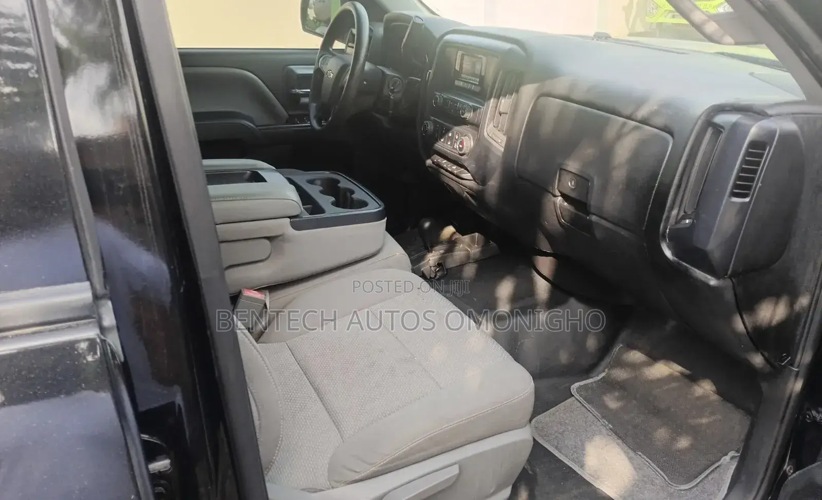 Chevrolet Silverado 2015 Silver