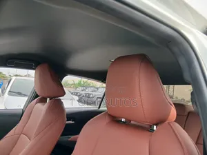 Toyota Corolla LE 2021 White