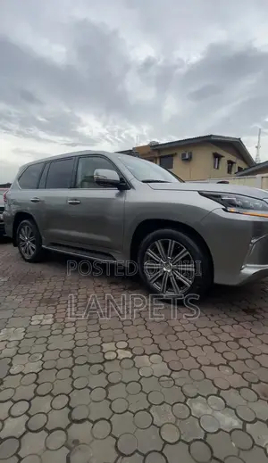 Lexus LX 2017 Gold