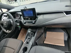 Toyota Corolla LE 2021 White