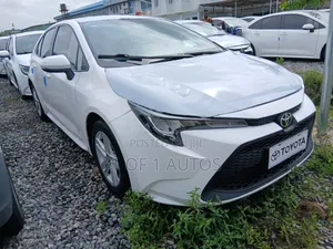 Toyota Corolla LE 2021 White