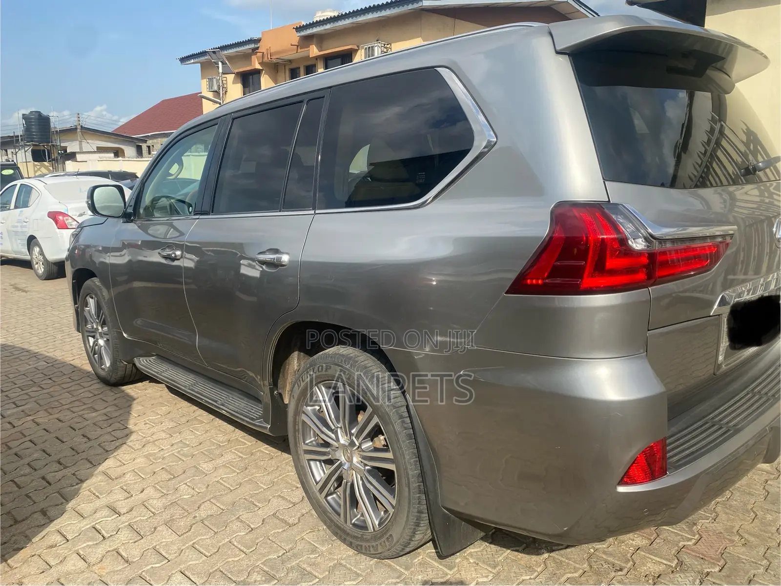 Lexus LX 2017 Gold