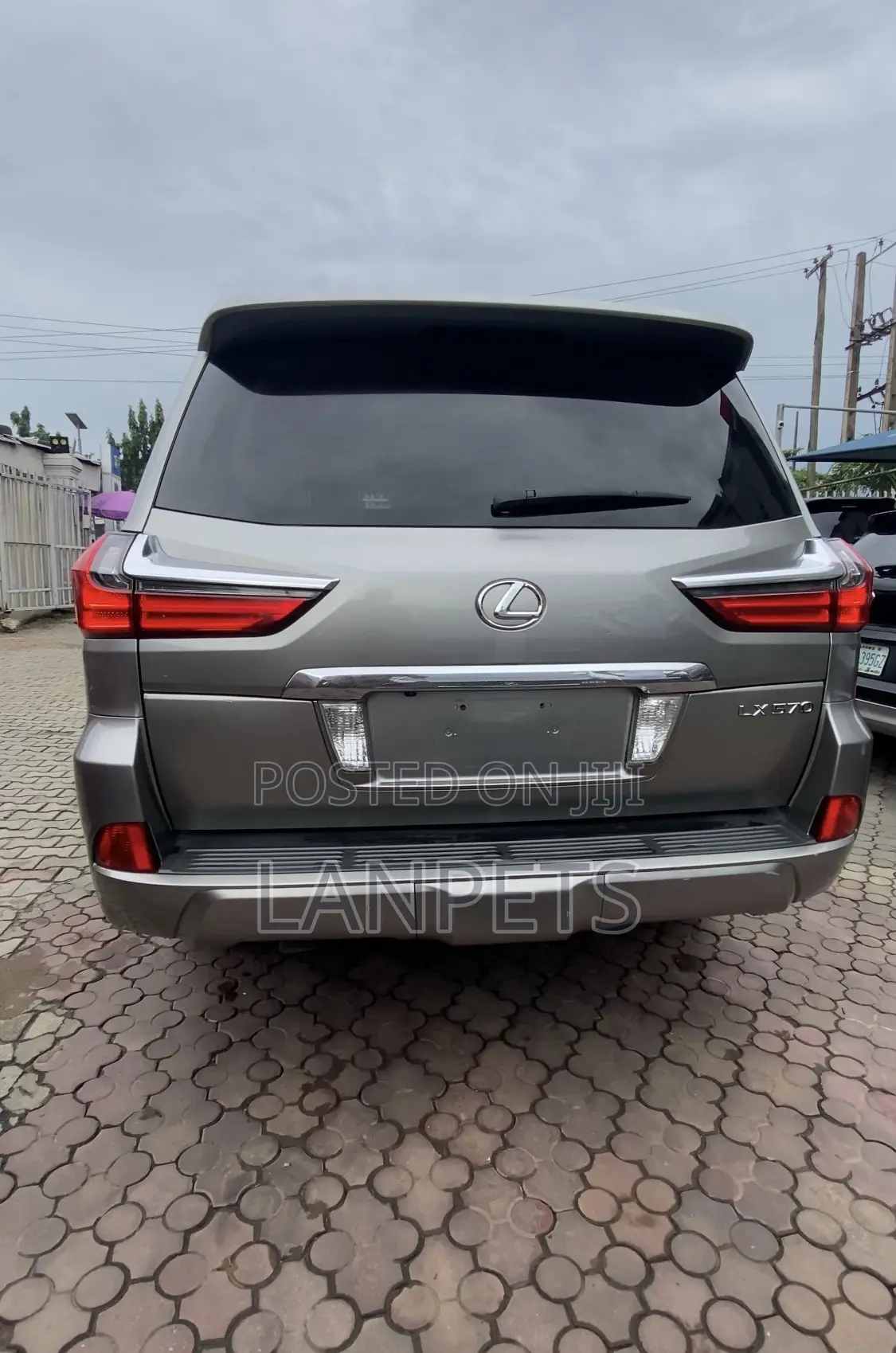 Lexus LX 2017 Gold