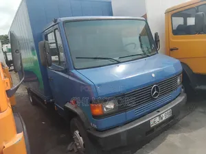 Mercedes Truck 609d Blue Colour