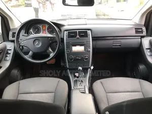 Mercedes-Benz B-Class B200 Petrol 2010 Black